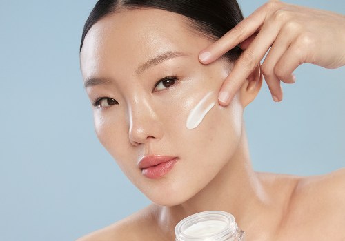 Moisturizing Skin Before Application: A Must-Know for Fragrance Lovers